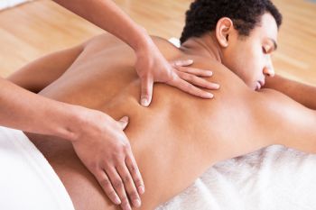 VỊ TRÍ VÀ CÁCH BẤM HUYỆT PHẾ DU ĐÚNG CHUẨN NHƯ CHUYÊN GIA